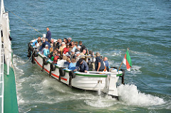 Helgoland - Einbooten nach einem erlebnisreichen Helgolandbesuch.