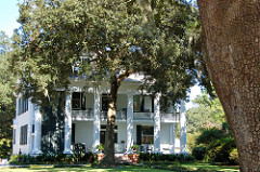 Homes in New Iberia, LA. along the Bayou Teche