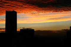 Abra los ojos y mire por la ventana