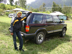 Anwar (our driver) with his best style
