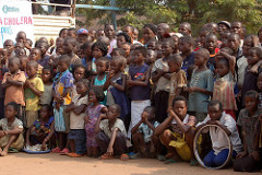 Children watch the theatre