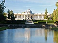 Le musée du Congo et son reflet -The Congo museum and its reflection (Tervuren park -Brussels)