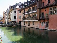 Buildings along Thiou canal