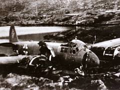 Tysk bombefly (Heinkel HE 111) etter kampene om Narvik Tysk bombefly (Heinkel HE 111) etter kampene om Narvik