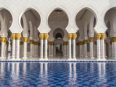 Sheikh Zayed Grand Mosque: Colonade and Reflecting Pool Sheikh Zayed Grand Mosque: Colonade and Reflecting Pool