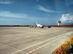 Avión en plataforma