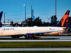 Delta Air Lines Boeing 737-932(ER) N821DN @IND