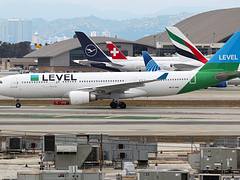 LEVEL Airbus A330-200 EC-NNH @ LAX