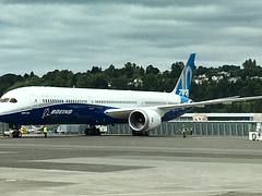 Boeing 787-10 test aircraft (35598123175) (cropped)