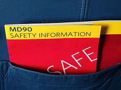 MD90-SafetyInformationPocket (24086856088)