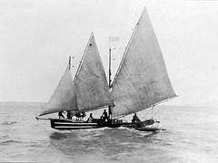 Dauarti canoe belonging to Bamaga Family, Saibai, Torres Strait Island, June 1931 Dauarti canoe belonging to Bamaga Family, Saibai, Torres Strait Island, June 1931