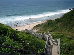 Looking down from the top of Mohegan Bluffs