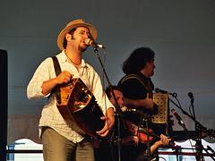 Dancing Feet: hurdy gurdy man Nicolas Boulerice
